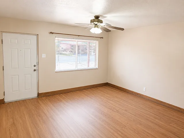 710 Caine St — Photo 15