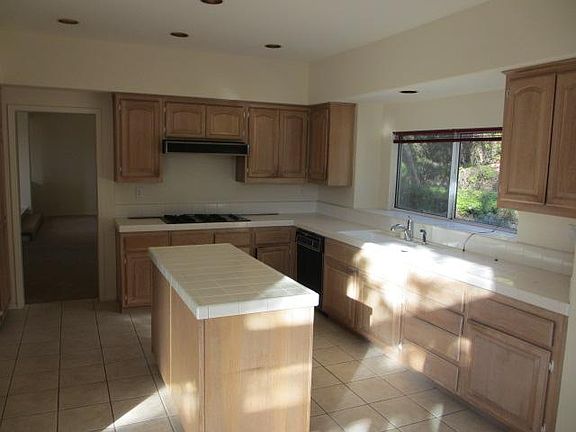 3rd image of 1608 Glasgow Ln