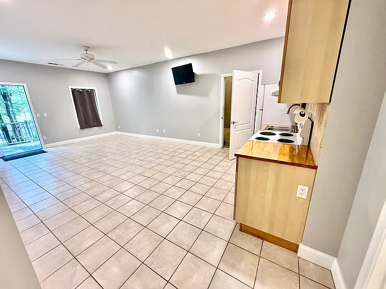 2041 English Ln — Photo 45