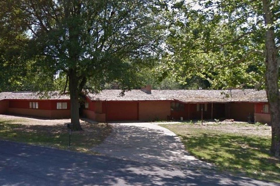 1st image of 4020 Panorama Dr
