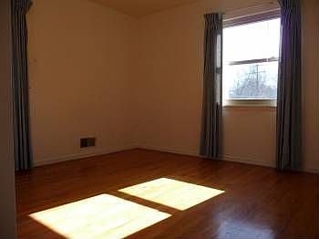 3rd image of 1639 Lewis Ave