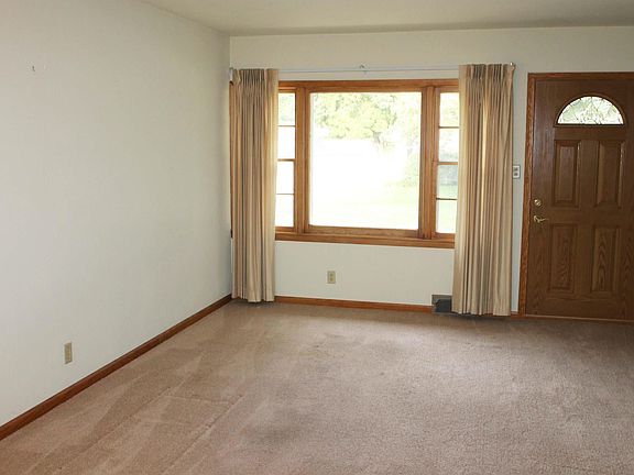 4th image of 131 Niagara Dr