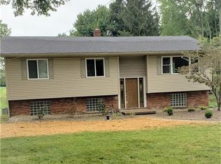 1600 Lockwood Rd, Barberton, OH 44203