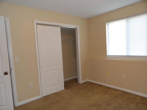 4th image of 1518 Singh St