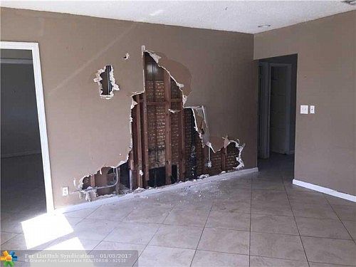 2nd image of 121 NW 21st St