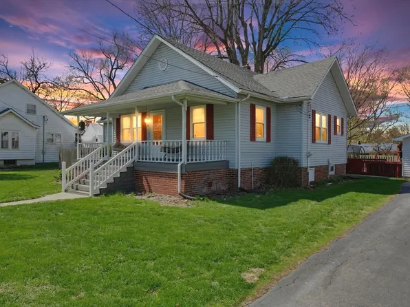 119 N Broadway St, Fisher, IL 61843