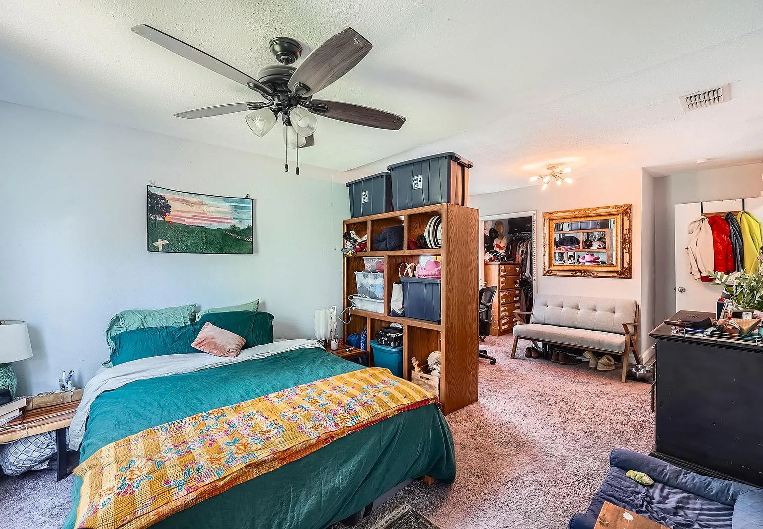 2 bed, 2.0 bath, 1001 sqft, $2,400 — Photo 3