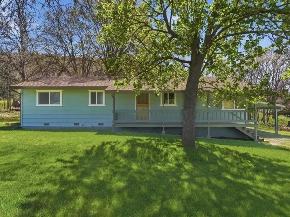 540 Rolling Hills Dr, Yreka, CA 96097