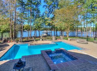 8896 Beach Bluff Ct, Sherrills Ford, NC 28673