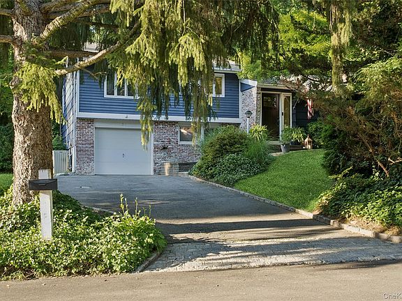 3rd image of 21 Woodridge Lane