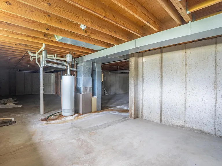 16944 Hickory Crest Dr — Photo 23
