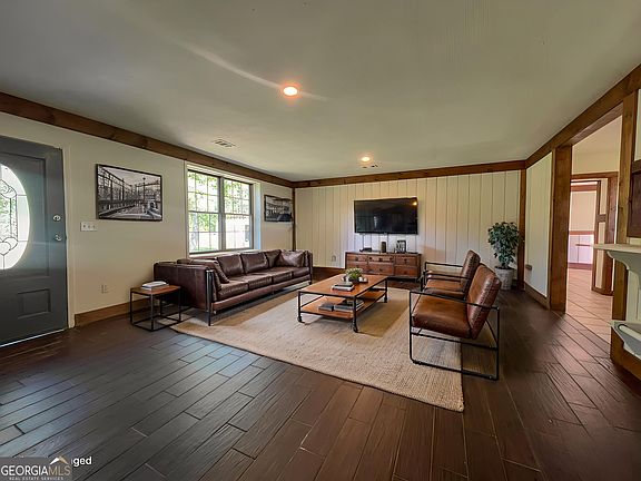4th image of 508 Denham Rd