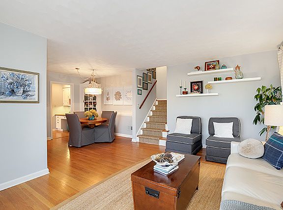 5th image of 361 N Charlotte St