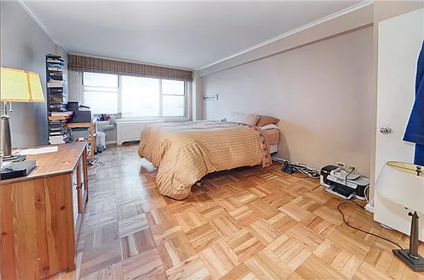 Sold by David Francis New York LLC | media 17