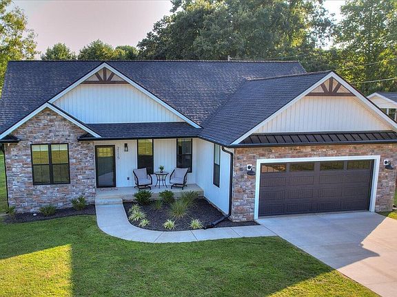 2nd image of 2115 Seminole Dr
