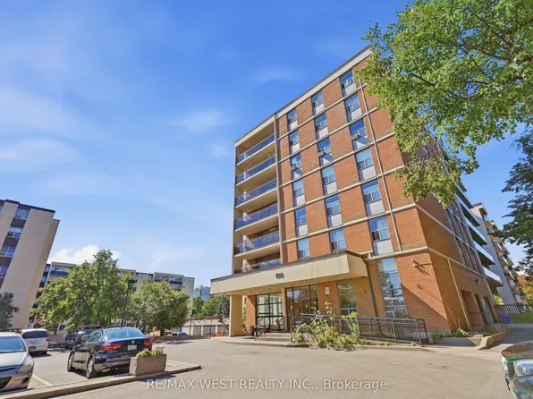 180 Dudley Ave #302, Markham, ON L3T 4X2