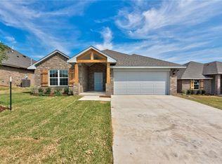 9425 NW 88th St, Yukon, OK 73099