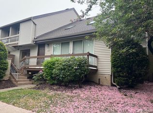 98 Kelly Dr, Edison, NJ 08820