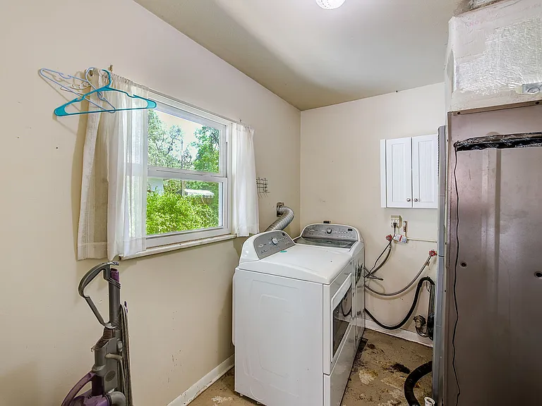 303 Saint Augustine Ave — Photo 33