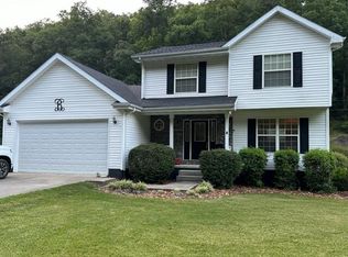 130 Whispering Oaks Dr, Prestonsburg, KY 41653