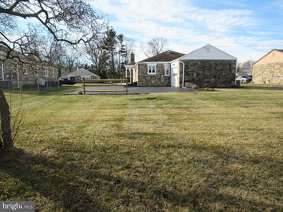 2nd image of 1817 Sterigere St