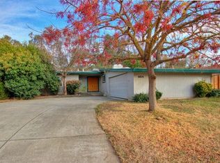 6825 Buena Terra Way, Sacramento, CA 95831