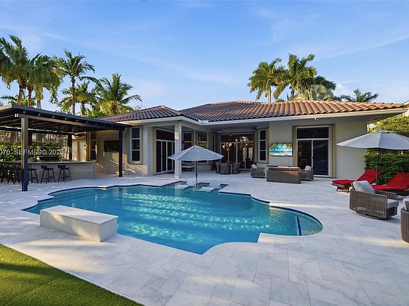 3rd image of 1397 Victoria Isle Dr