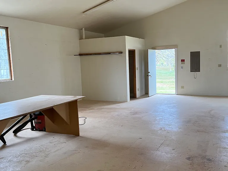 13850 Perry Rd — Photo 15