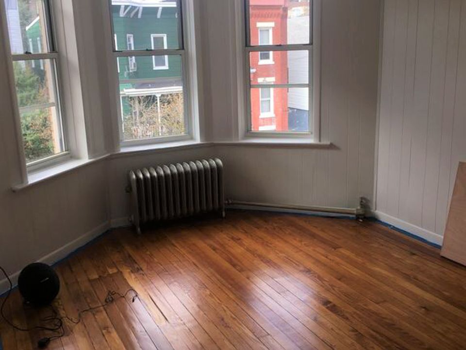 2nd image of 2751 27th St #2
