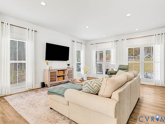 4th image of 9139 Pembridge Dr