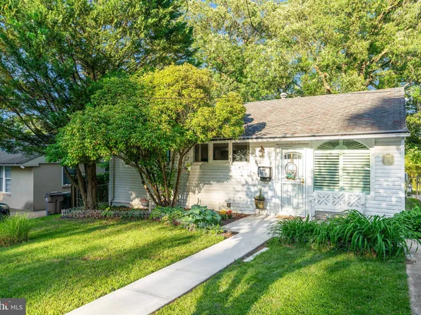 9615 51st Pl, College Park, MD 20740