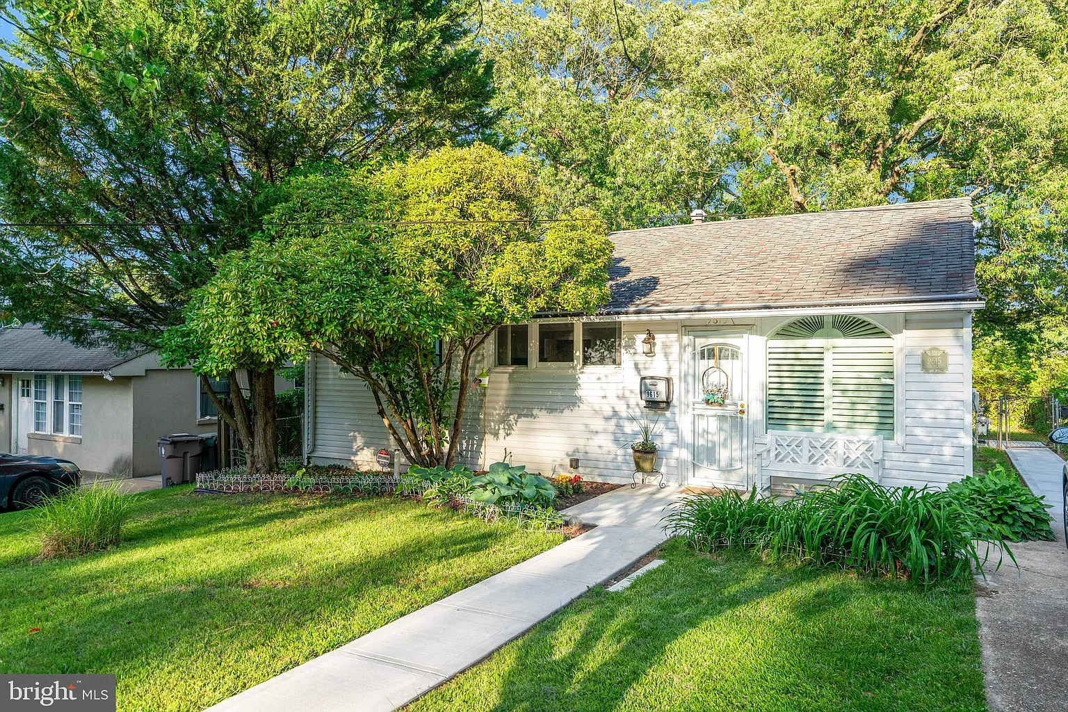 9615 51st Pl photo 1