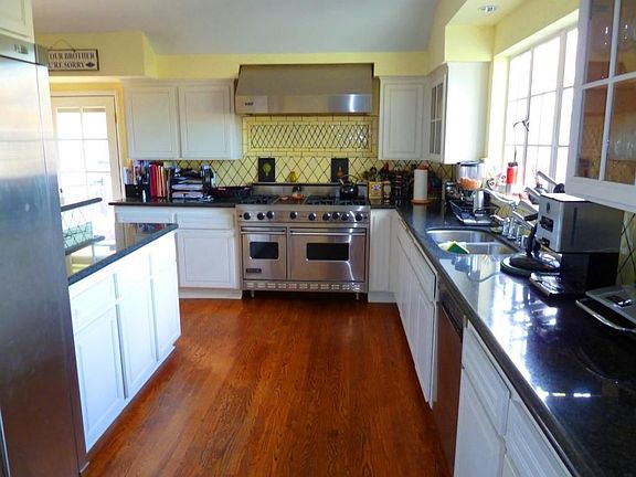 3rd image of 3740 Prestwick Dr