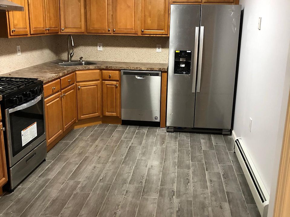 1st image of 8 Jamie Ct