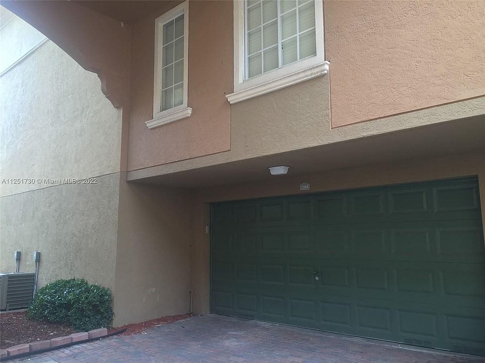 1st image of 2961 NE 185th St APT 1606