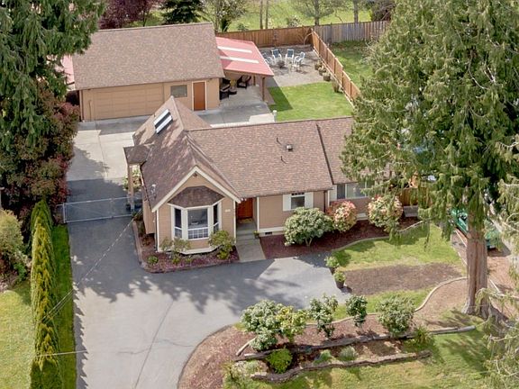 4th image of 4927 N Island Dr E