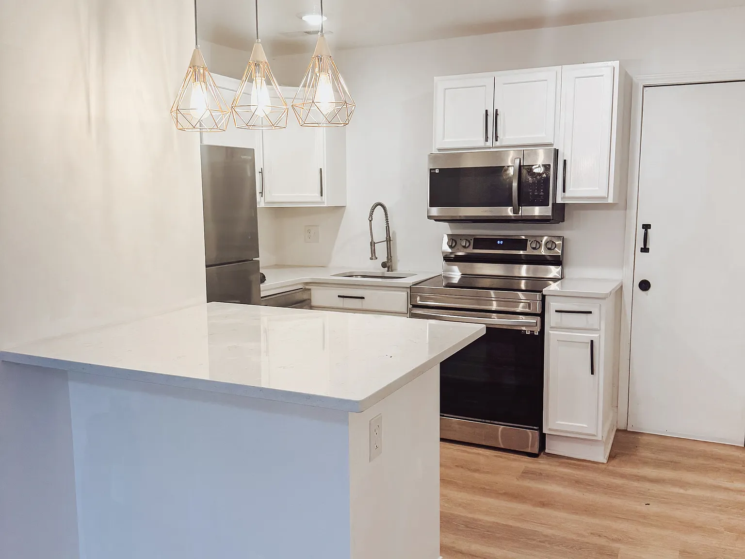 416 Mallory Street - C — Photo 3