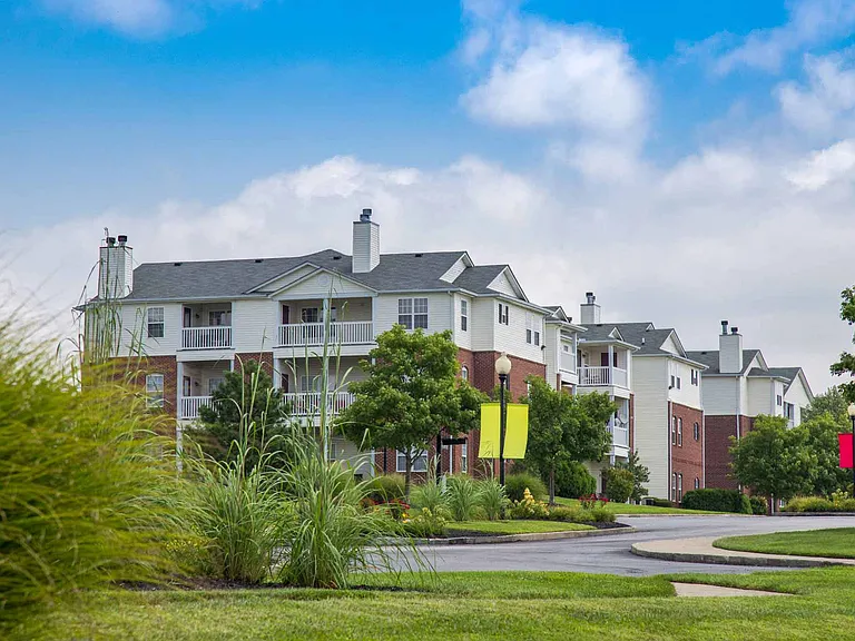 Fieldstone at Glenwood Crossing — Photo 35