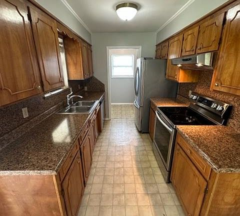 4th image of 2205 Kirby Smith Dr