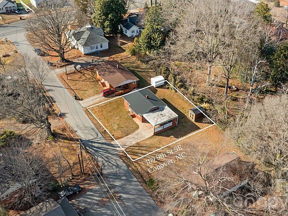 5th image of 109 9th St SE