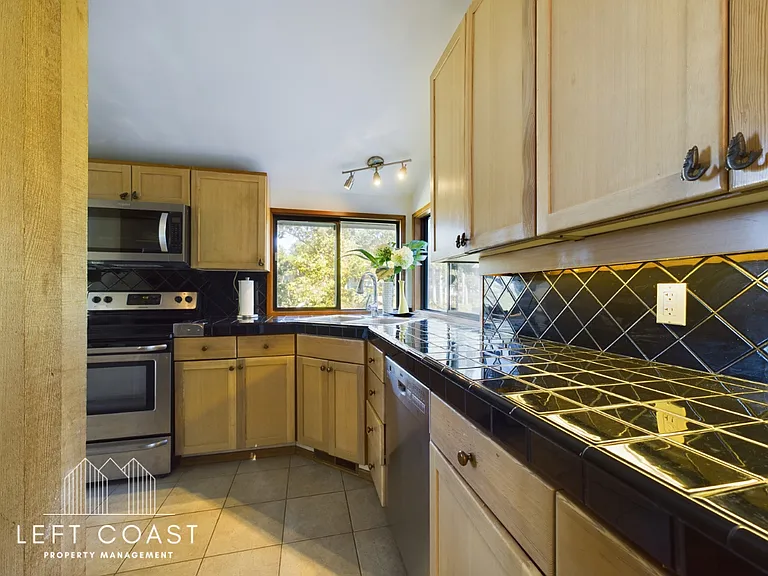 132 Salishan Dr — Photo 33