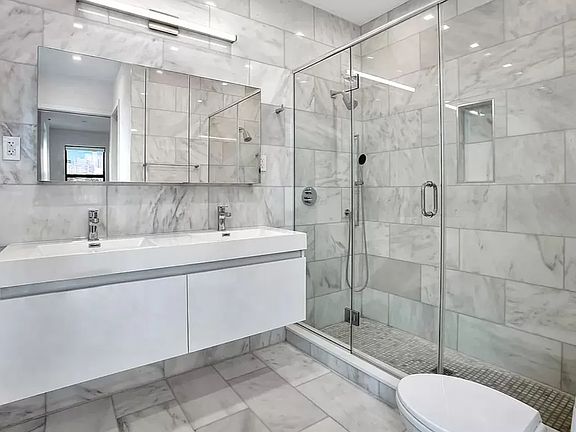 5th image of 223 E 80th St #4