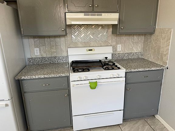 2nd image of 14960 Las Flores Dr