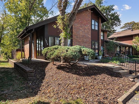 3rd image of 1076 Humber Cir