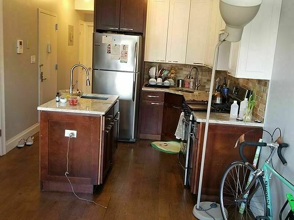 3rd image of 16 Hart St #3A