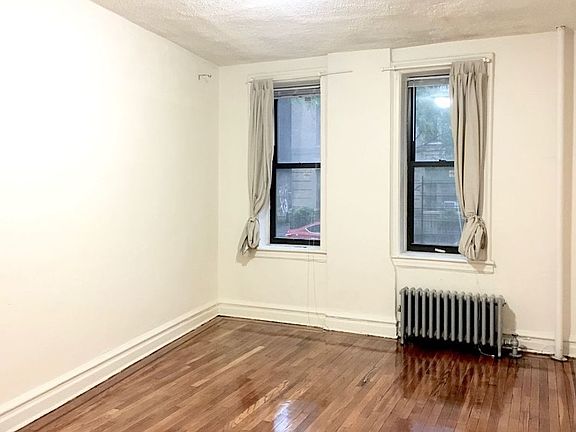 3rd image of 57 Saint Pauls Pl APT 1G