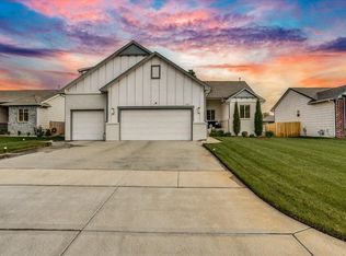 3307 S Bluelake Ct, Wichita, KS 67215