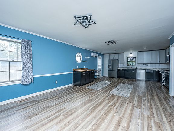4th image of 112 King St