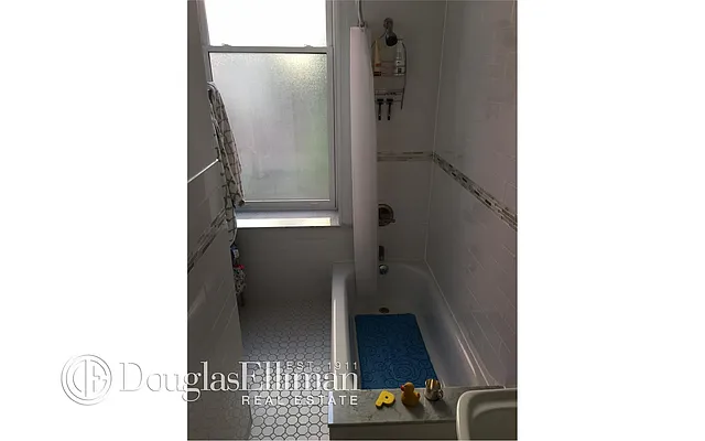 Rented by Douglas Elliman | media 33