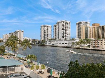 800 Parkview Dr APT 421, Hallandale, FL, 33009